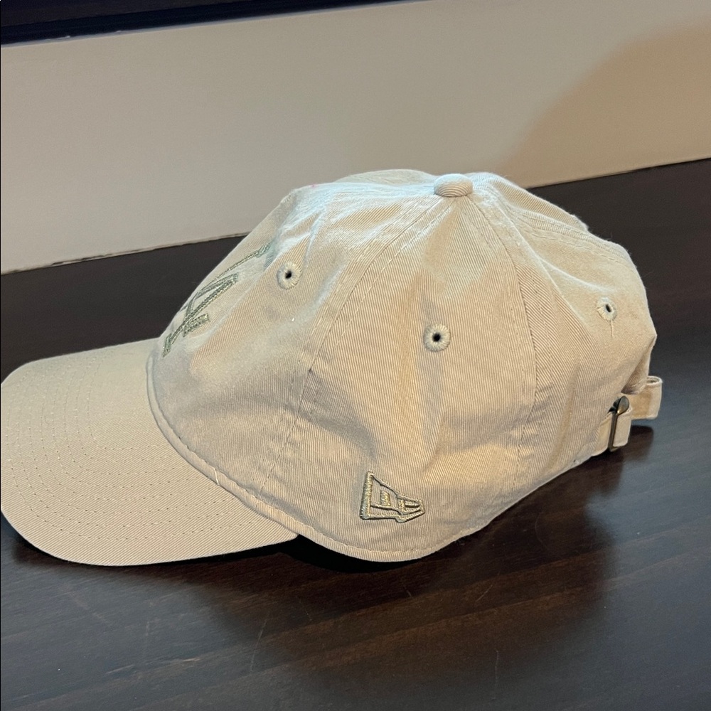 NWOT * New Era LA Dodgers Olive Baseball Cap - Picture 2 of 4